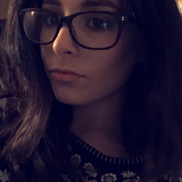 Meet your Posher, Amanda - Picture 1 of 1